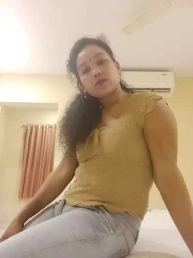 Maya Independent Call Girl in Hyderabad
